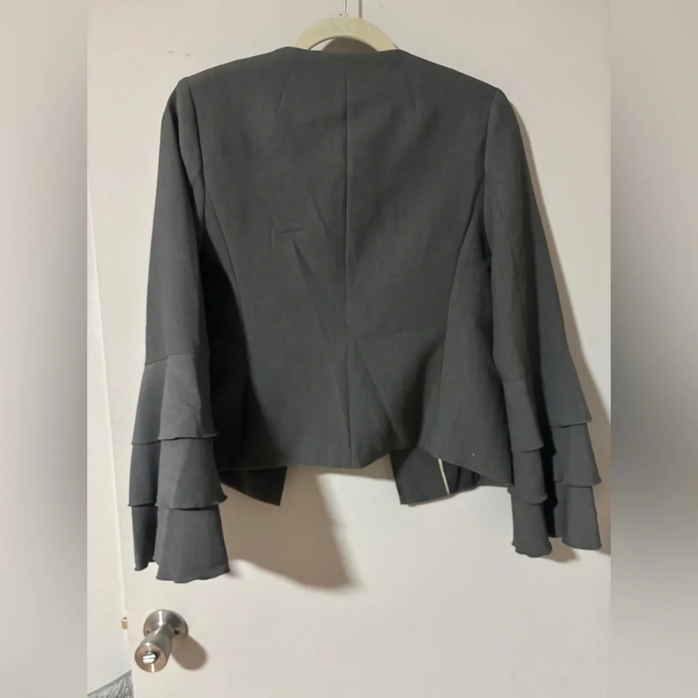 Banana Republic Gray Ruffle-Sleeve Zip Jacket Sz 2 - Picture 6 of 6